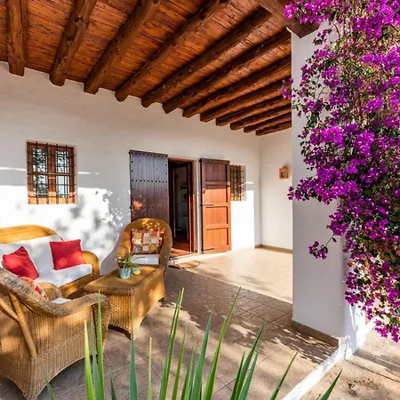 Villa Casa De Campo Con Piscina - Relax En Ibiza *
